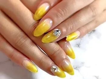 グラデビジューネイル